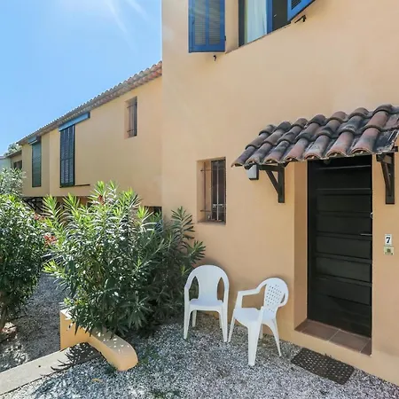 펜션 Maison Confortable Pres Des Plages De Saint-raphael Saint-Raphaël