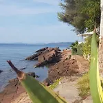 Maison Confortable Pres Des Plages De Saint-raphael Дом отдыха