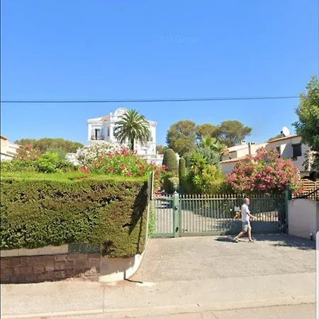 Maison Confortable Pres Des Plages De Saint-raphael Feriehus *