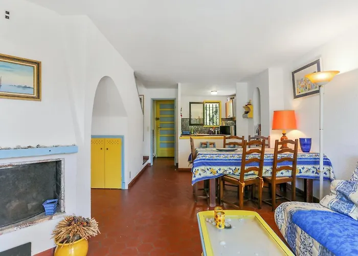 Maison Confortable Pres Des Plages De Saint-raphael Сasa de vacaciones *